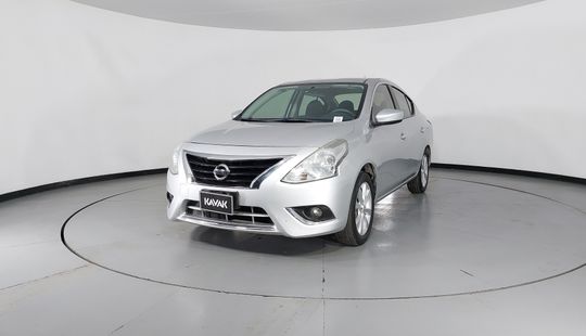 Nissan • Versa