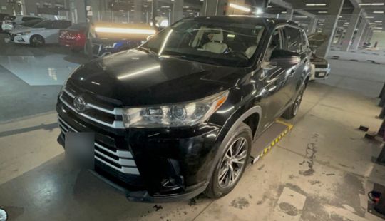 Toyota • Highlander