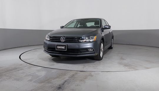 Volkswagen • Jetta