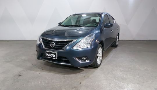 Nissan • Versa