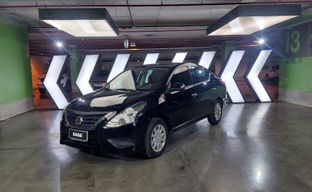 Nissan • Versa