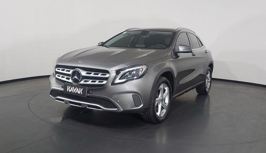 Mercedes Benz • GLA 200