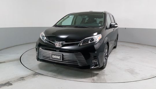 Toyota • Sienna