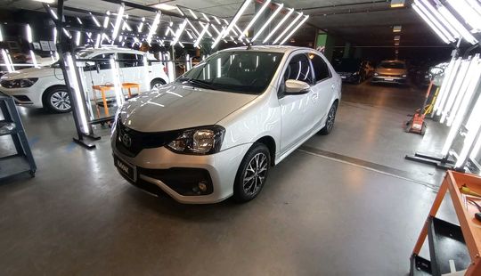 Toyota • Etios