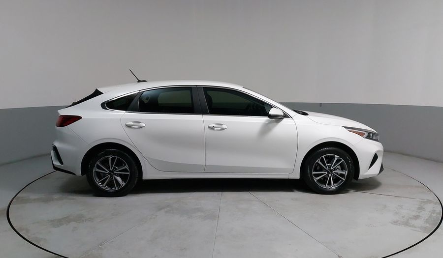 Kia Forte 2.0 EX IVT Hatchback 2022