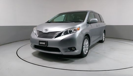 Toyota • Sienna