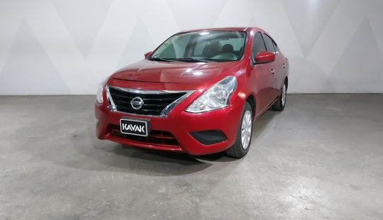 Nissan • Versa