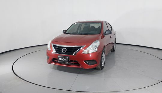 Nissan • Versa