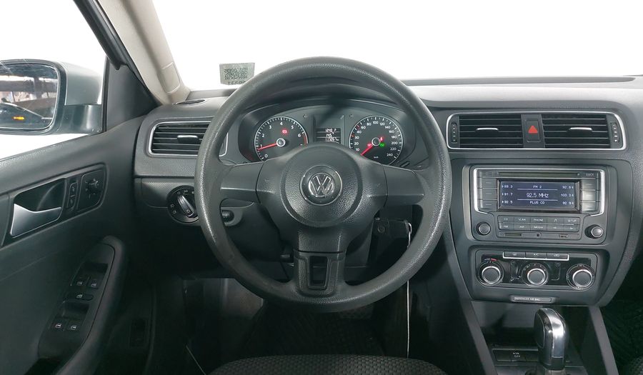 Volkswagen Jetta 2.5 TRENDLINE AT Sedan 2014