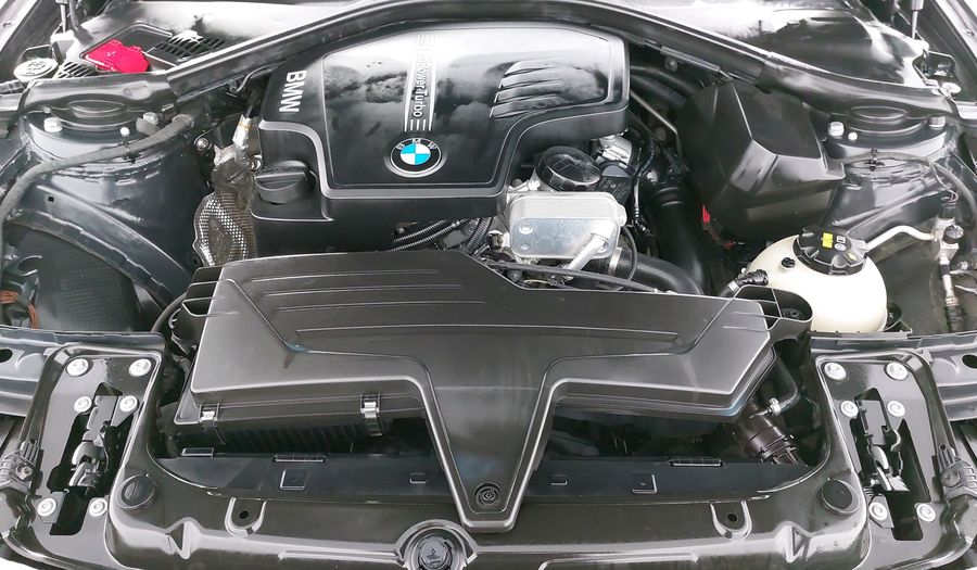 Bmw Serie 3 2.0 320IA LUXURY LINE Sedan 2015