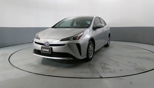 Toyota • Prius