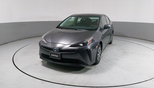 Toyota • Prius