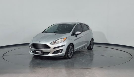 Ford Fiesta Kinetic Design 1.6 SE PLUS MT-2014