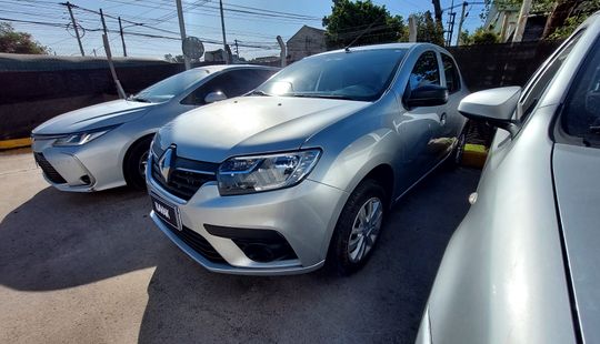 Renault • Logan