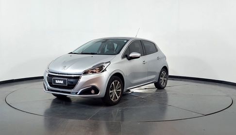 Peugeot 208 1.6 FELINE MT Hatchback 2017