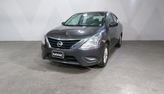 Nissan • Versa