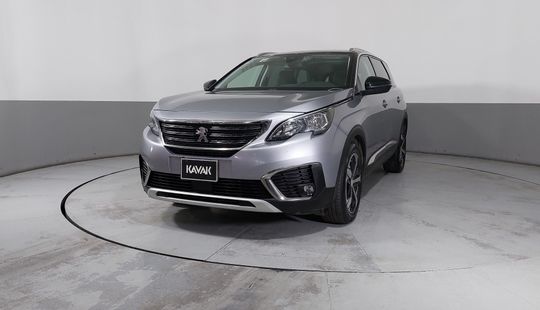 Peugeot • 5008