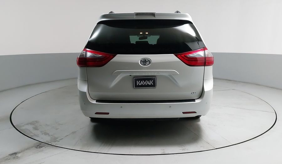 Toyota Sienna 3.5 XLE AUTO Minivan 2020