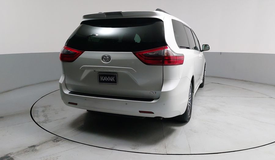 Toyota Sienna 3.5 XLE AUTO Minivan 2020