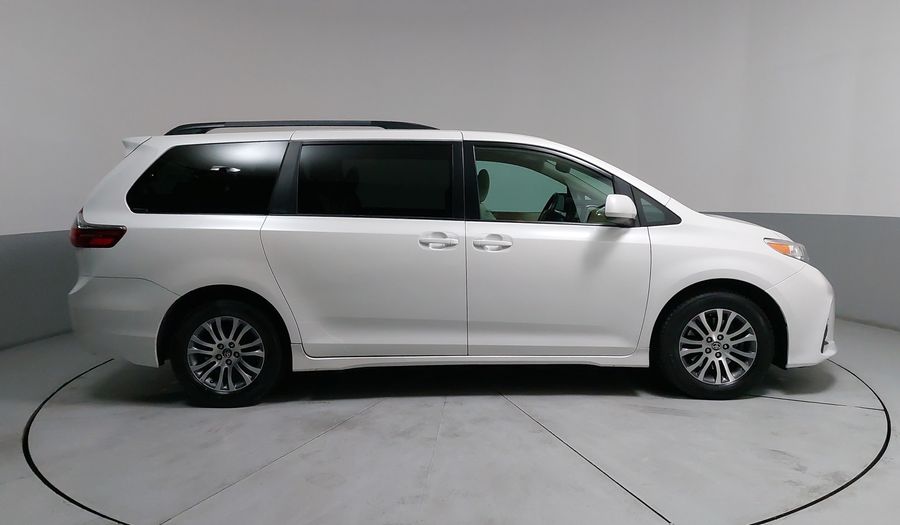 Toyota Sienna 3.5 XLE AUTO Minivan 2020