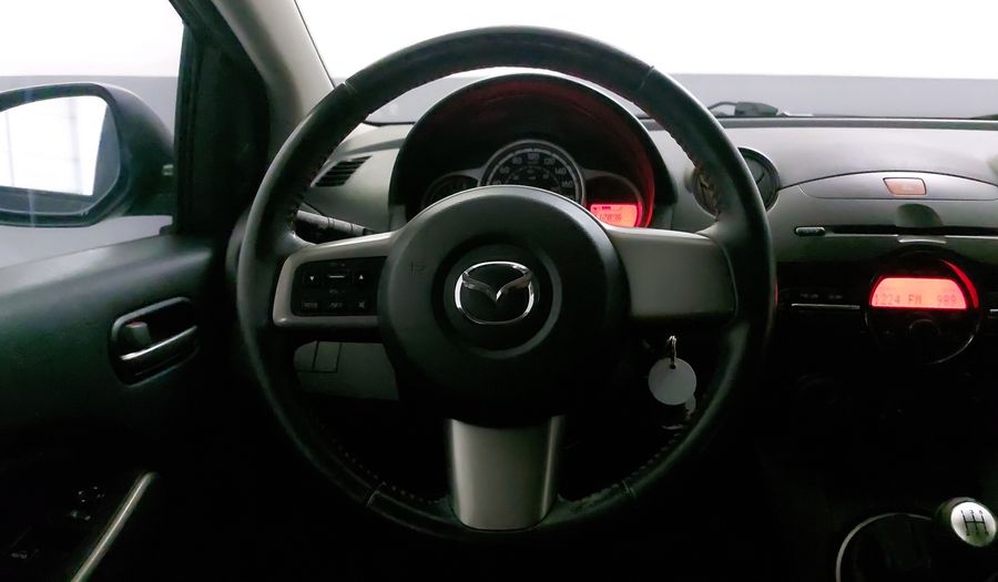 Mazda 2 1.5 TOURING TM Hatchback 2014