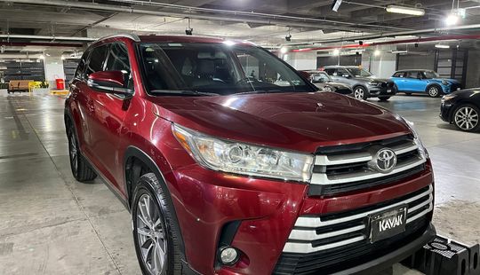 Toyota • Highlander