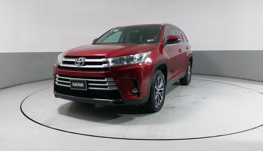 Toyota • Highlander