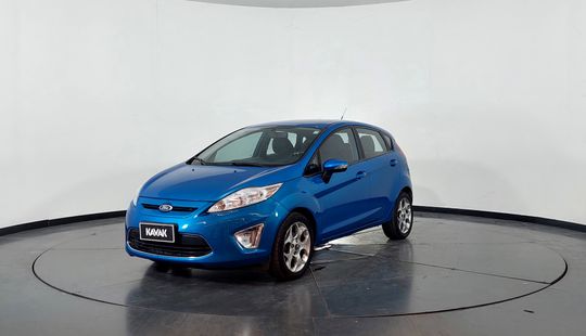 Ford Fiesta Kinetic Design 1.6 TITANIUM MT-2013