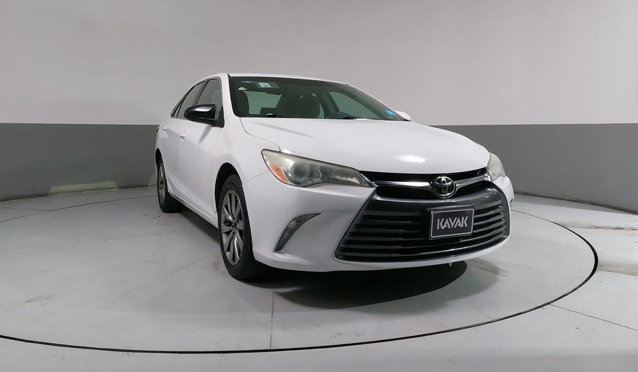 Toyota Camry 2.5 LE 6AT Sedan 2016