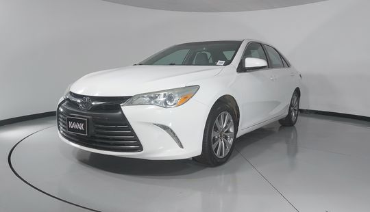 Toyota • Camry