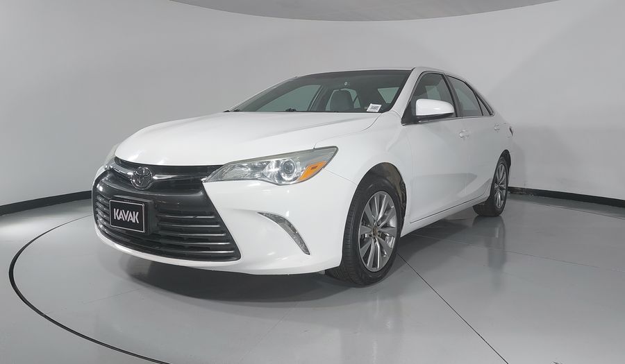 Toyota Camry 2.5 LE 6AT Sedan 2016