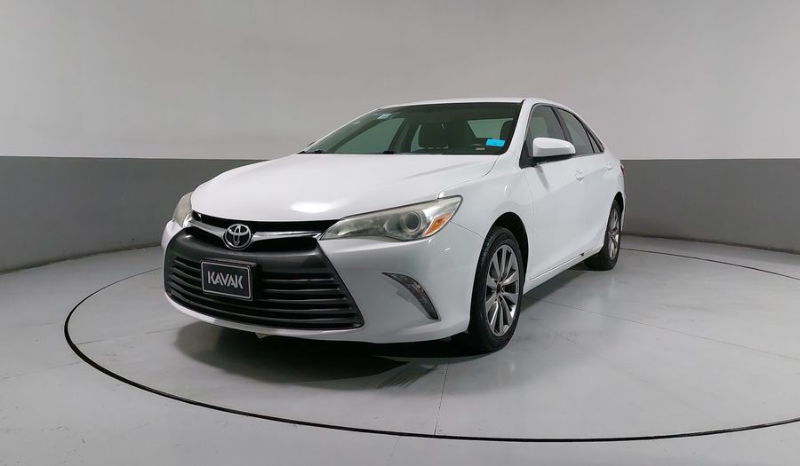 Toyota Camry 2.5 LE 6AT Sedan 2016