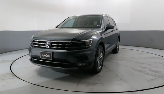 Volkswagen • Tiguan