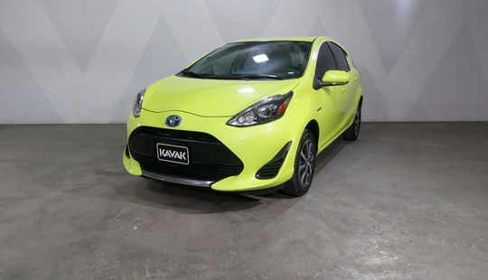 Toyota • Prius C