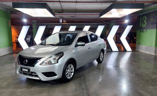 Nissan • Versa