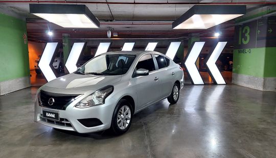 Nissan • Versa