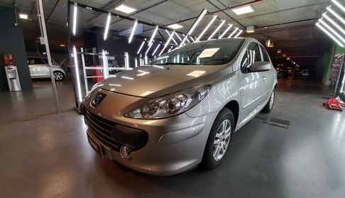 Peugeot 307 1.6 XS MT Hatchback 2011