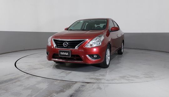 Nissan • Versa