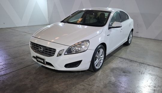 Volvo • S60