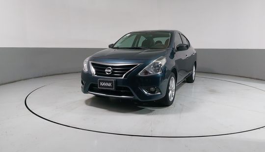 Nissan • Versa