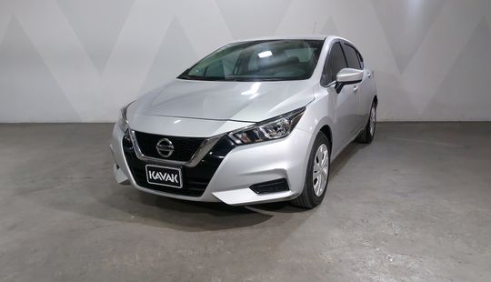 Nissan • Versa