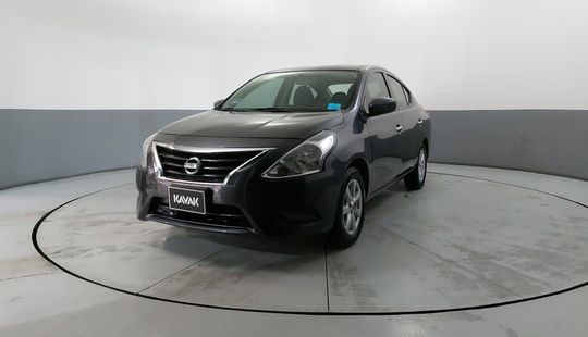 Nissan • Versa