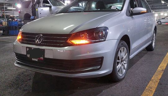 Volkswagen • Vento