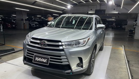 Toyota • Highlander