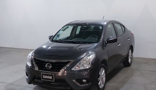 Nissan • Versa