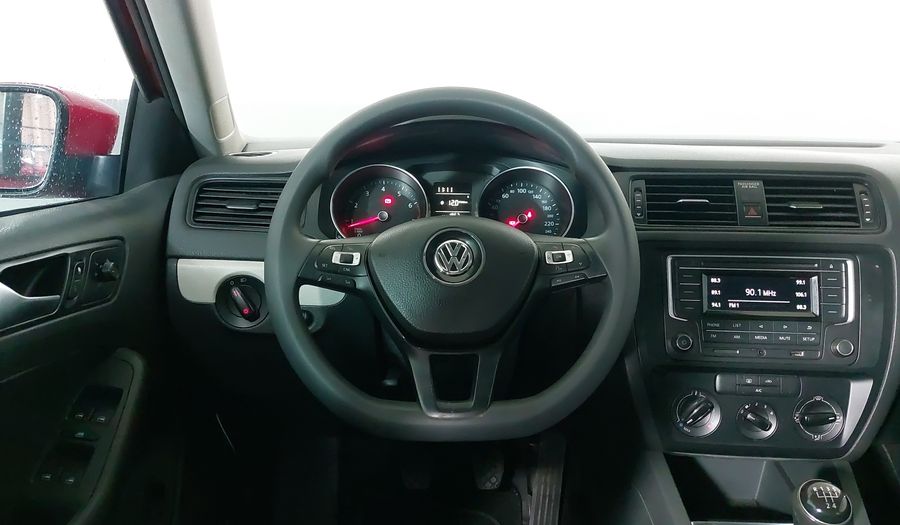 Volkswagen Jetta 2.5 TRENDLINE MT Sedan 2018