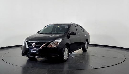 Nissan • Versa