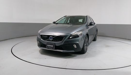 Volvo • V40