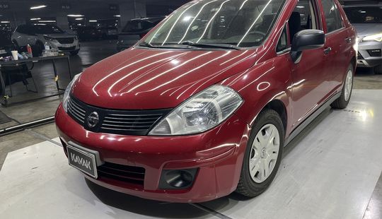 Nissan • Tiida