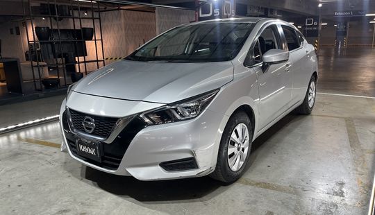 Nissan • Versa